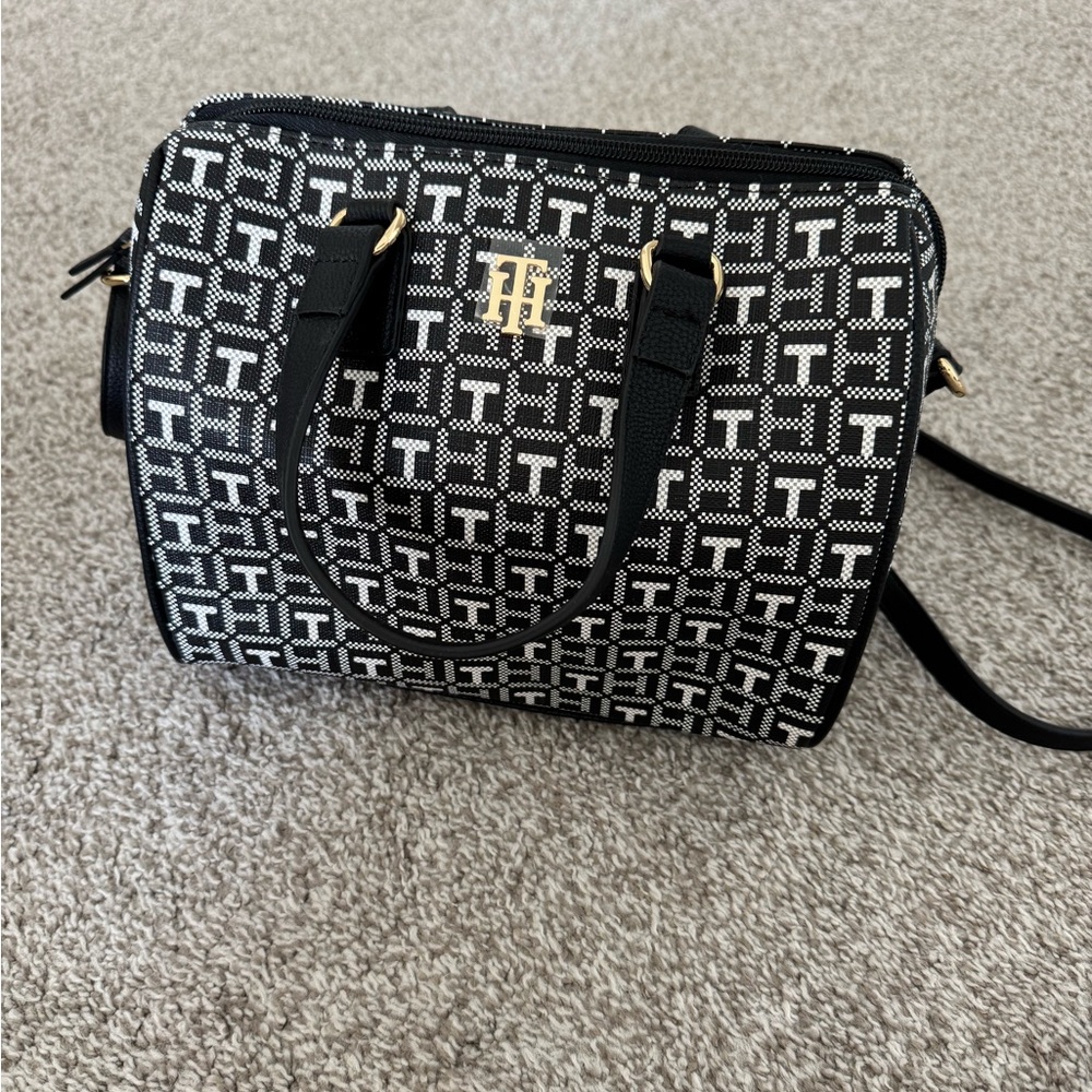 New with Tags Tommy Hilfiger Black and White Handbag